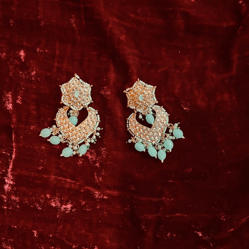 Jewellery - Picture 2 of 16